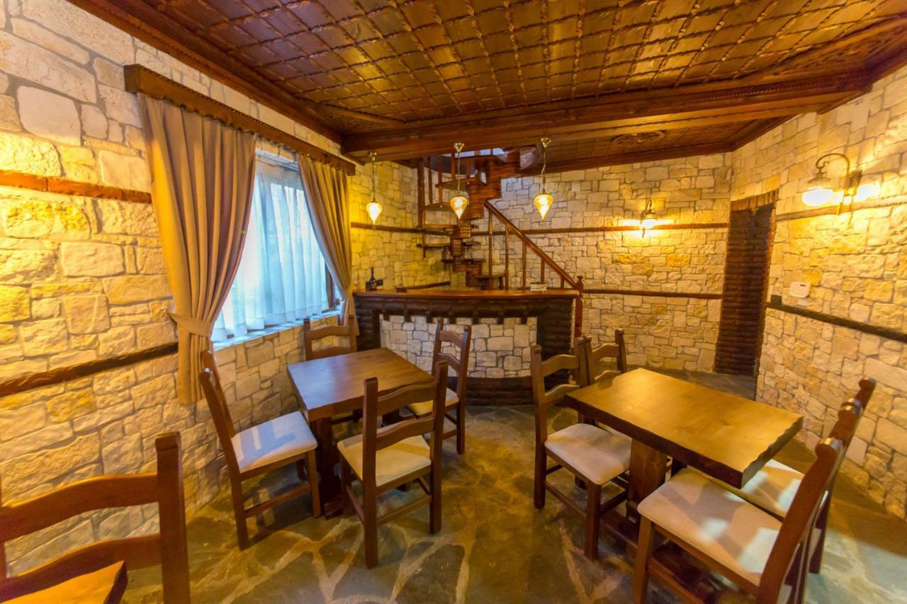 Heraklis Hotel Berat Exterior foto