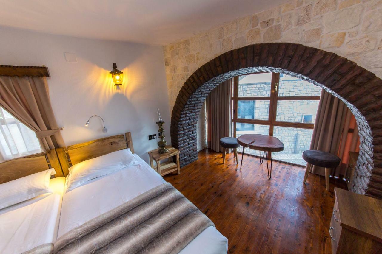 Heraklis Hotel Berat Exterior foto