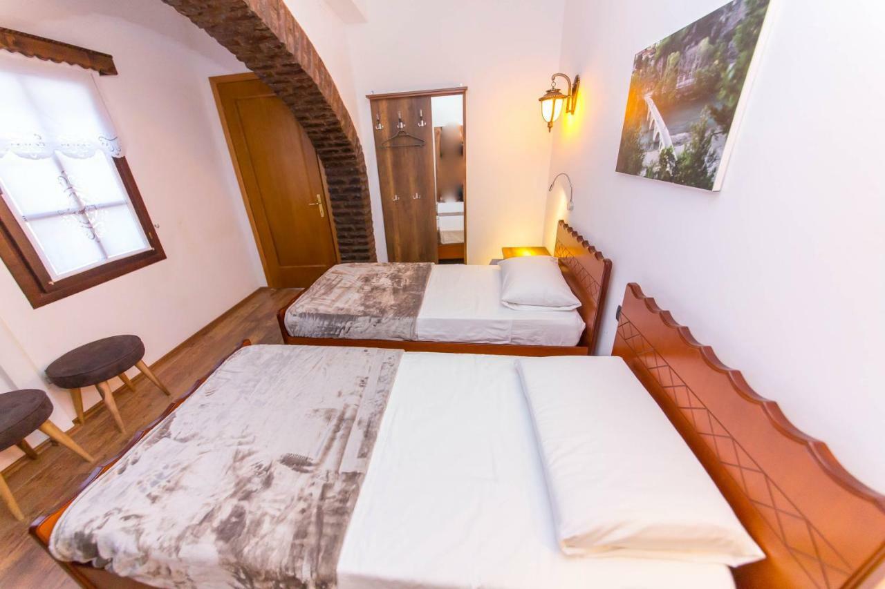Heraklis Hotel Berat Exterior foto