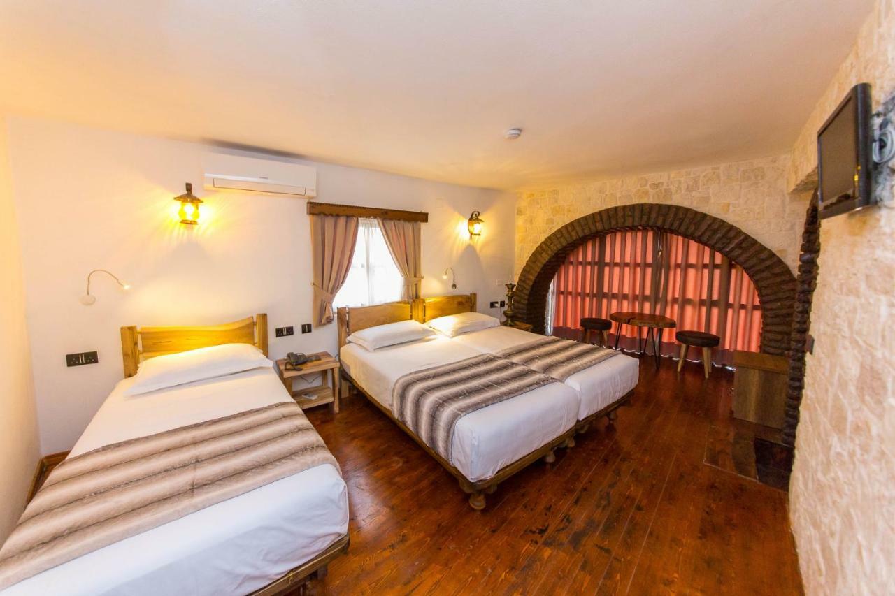 Heraklis Hotel Berat Exterior foto