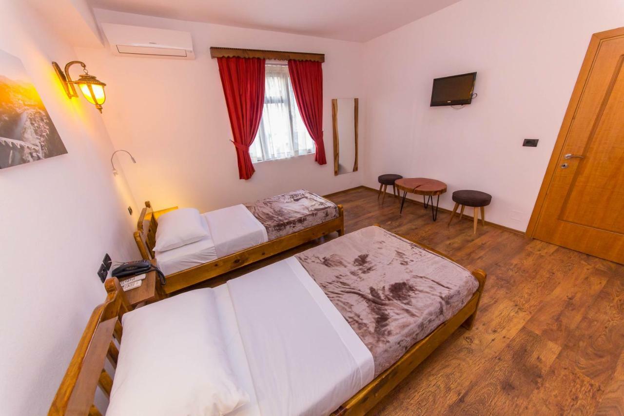 Heraklis Hotel Berat Exterior foto