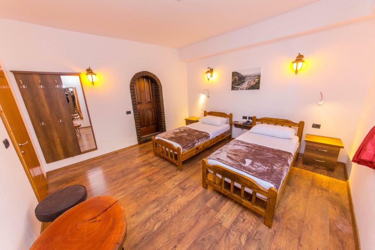Heraklis Hotel Berat Exterior foto