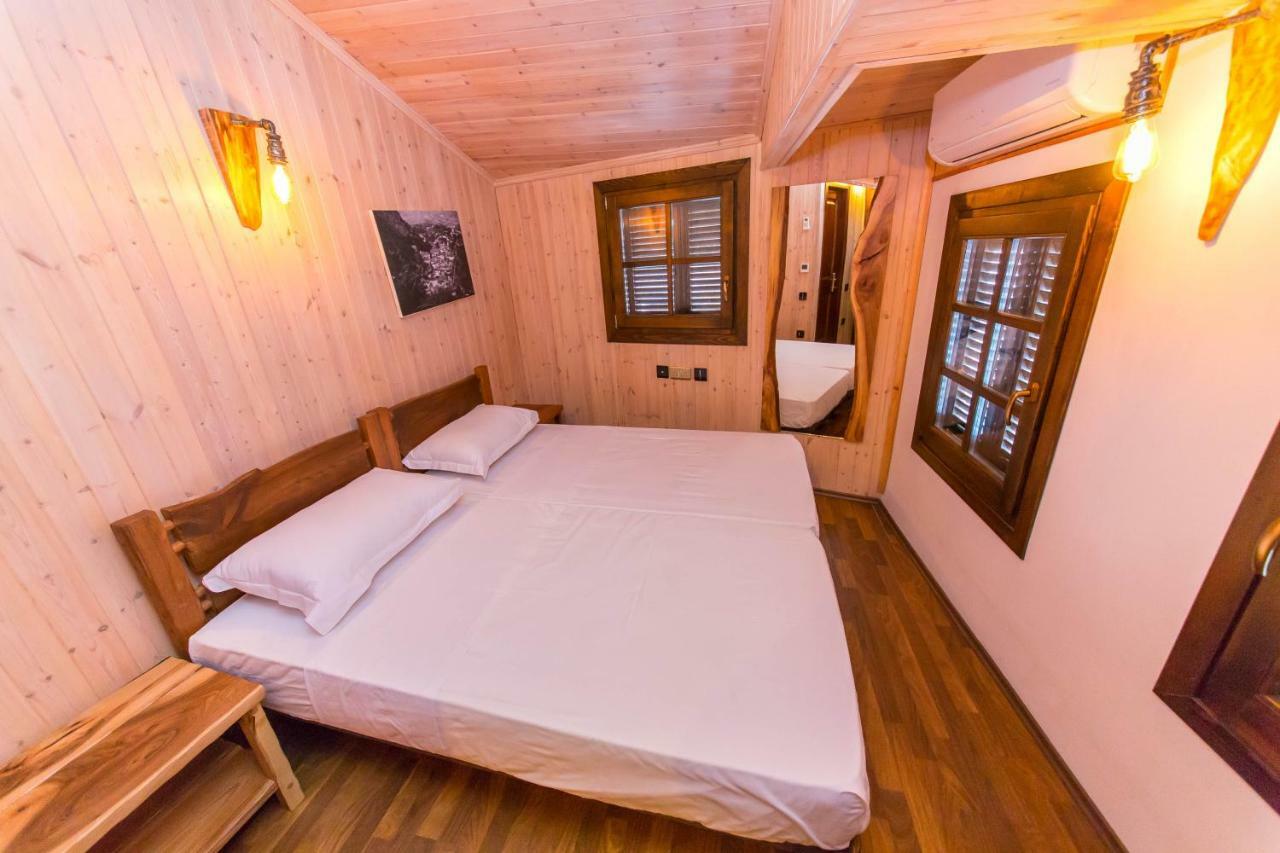 Heraklis Hotel Berat Exterior foto