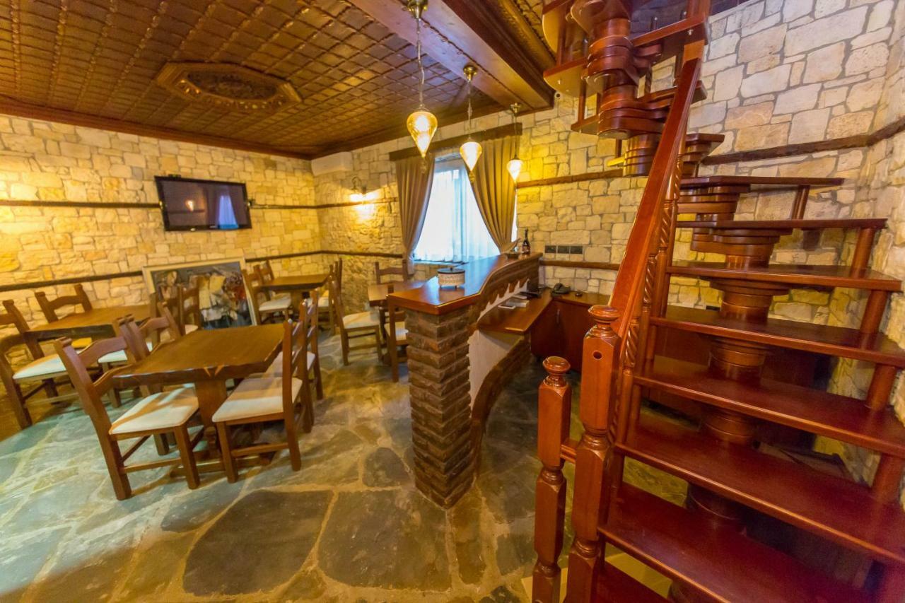 Heraklis Hotel Berat Exterior foto