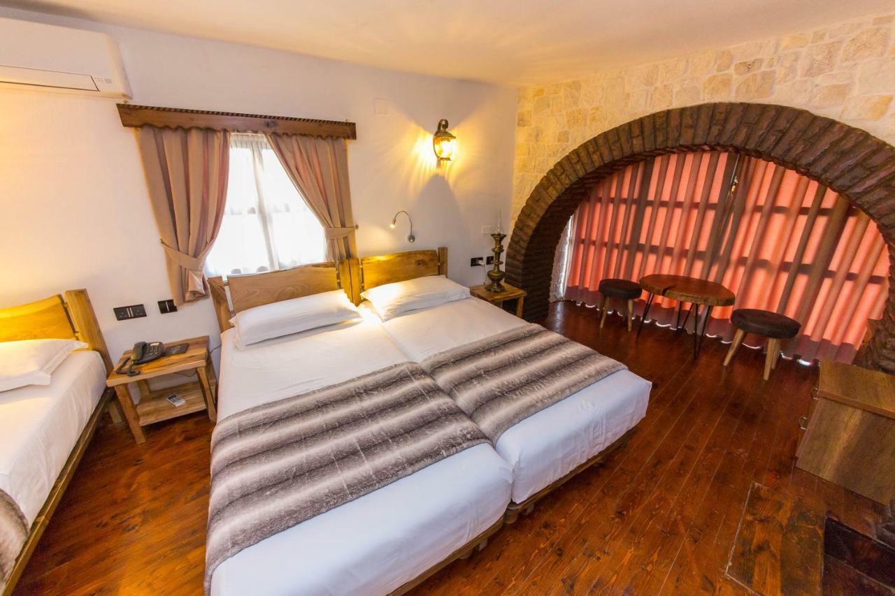 Heraklis Hotel Berat Exterior foto